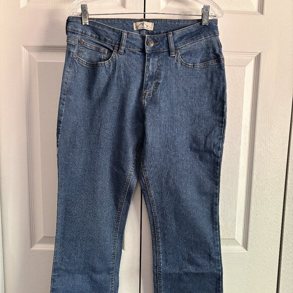 NWT Women's Blue Mountain Size 10 Bootcut Jeans - Picture 1 of 4
